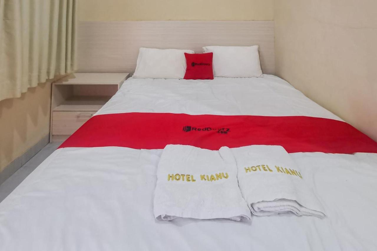 Reddoorz Near Pantai Pancer Door Pacitan Hotell Eksteriør bilde