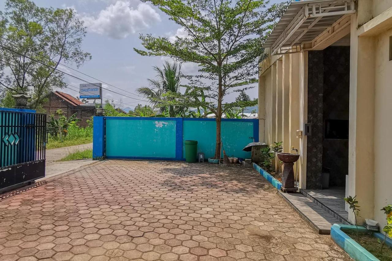 Reddoorz Near Pantai Pancer Door Pacitan Hotell Eksteriør bilde